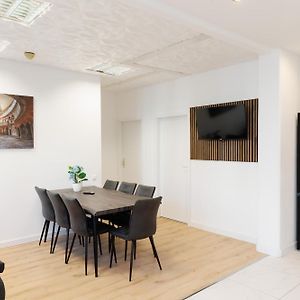 Appartement met Vijf Slaapkamers